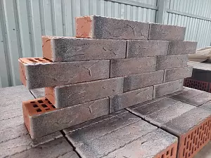 Кирпич лицевой Воротынск М150 1,0НФ умбра PRO (утолщ. лиц. стенка) купить в "Строй-Ресурсе"