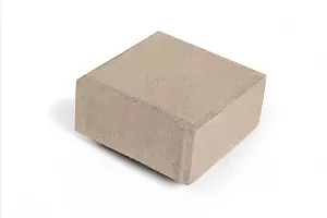 Тротуарная плитка Квадрат "Антик" 3к8ф Нобетек 140х140х80 песочная верхний прокрас на белом ц. купить в "Строй-Ресурсе"