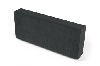 Бортовой камень тротуарный Нобетек 500х200х80 Черный полный прокрас на сером цементе купить в "Строй-Ресурсе"