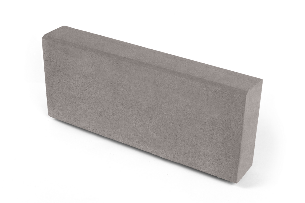 Бортовой камень тротуарный Нобетек 500х200х80 Серый полный прокрас на сером цементе купить в "Строй-Ресурсе"